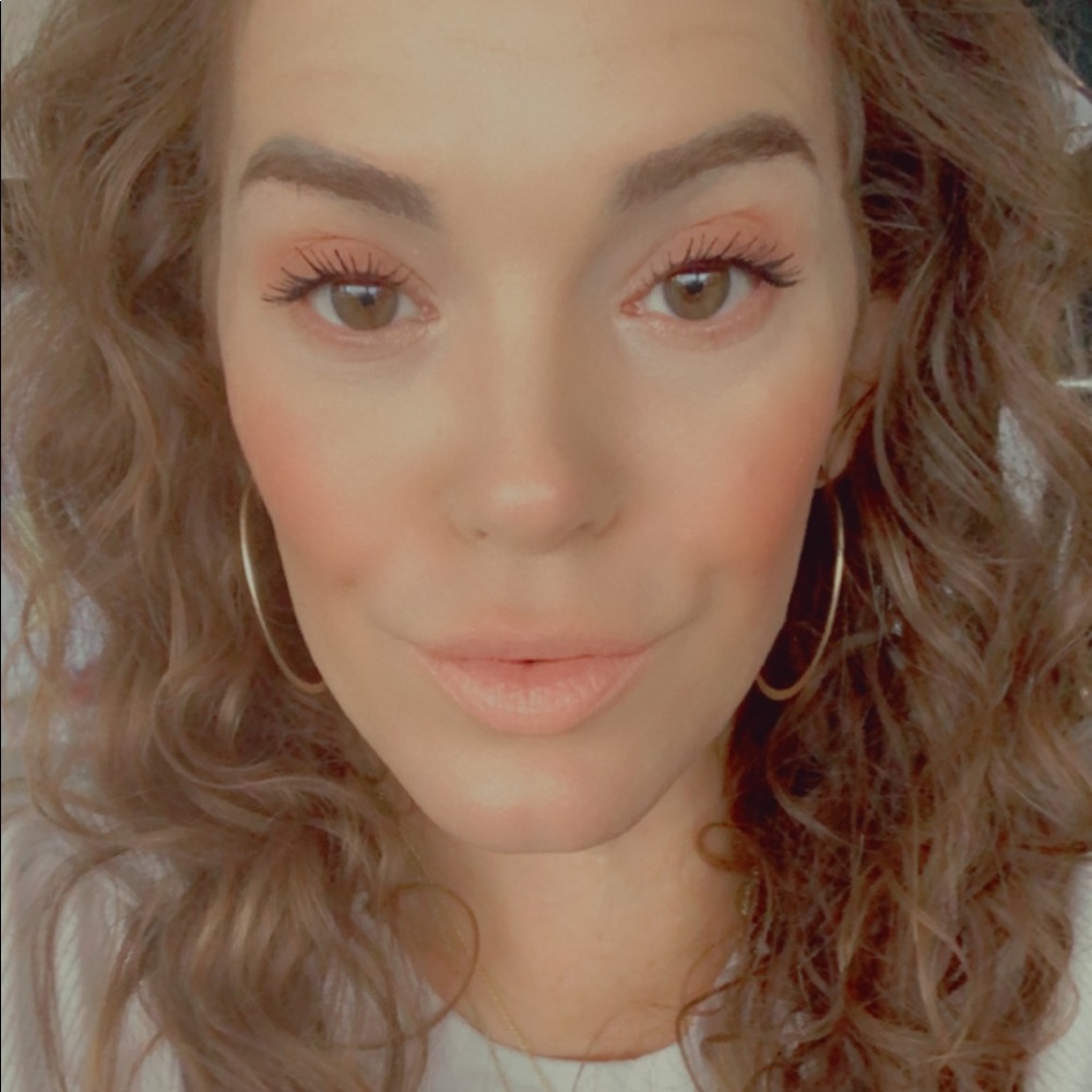 Meet your Posher, Dominique